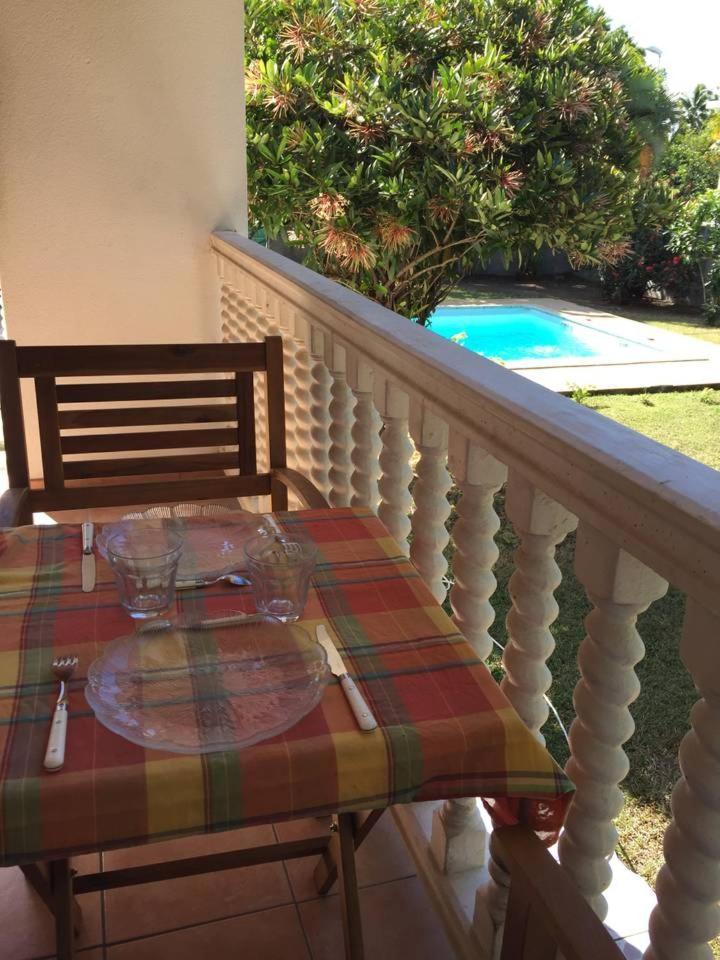 Apartament T2 Tropical En Bord De Piscine A 100M De La Mer Le Carbet Zewnętrze zdjęcie